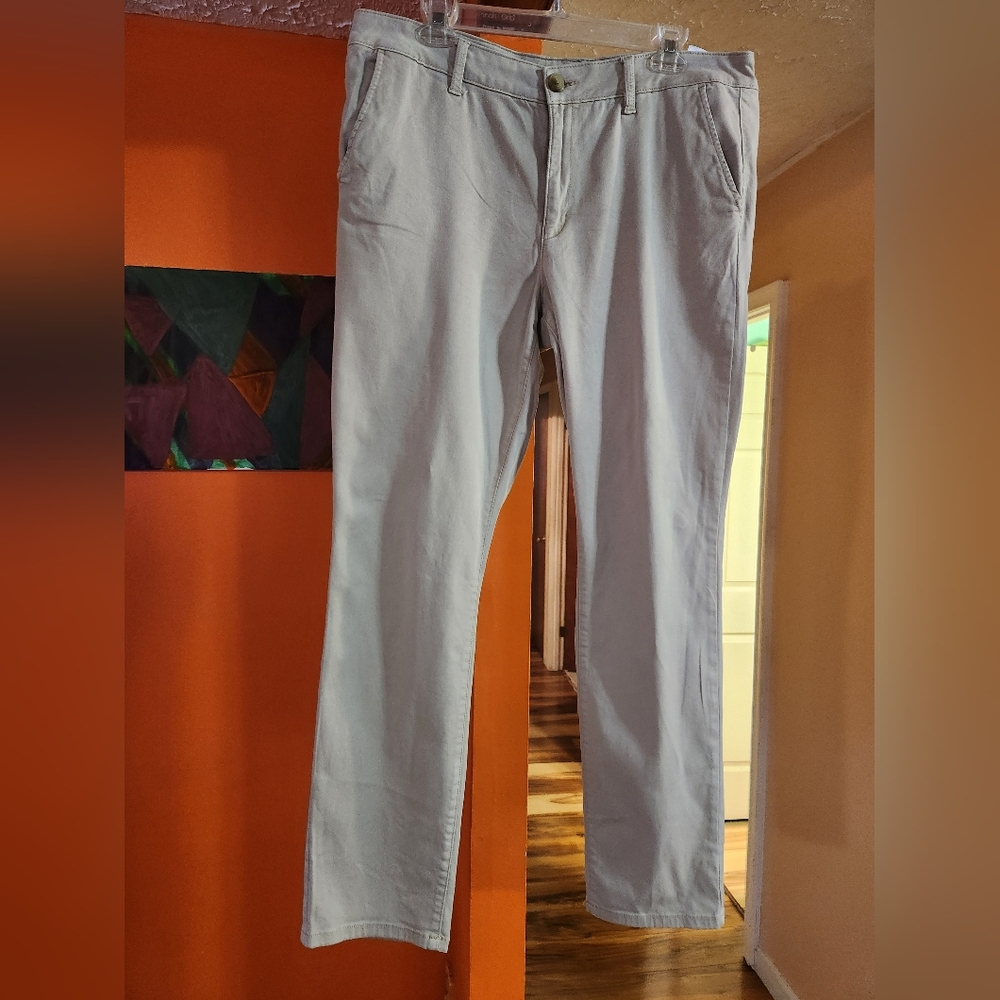 Size 18 tall American Eagle khaki pants